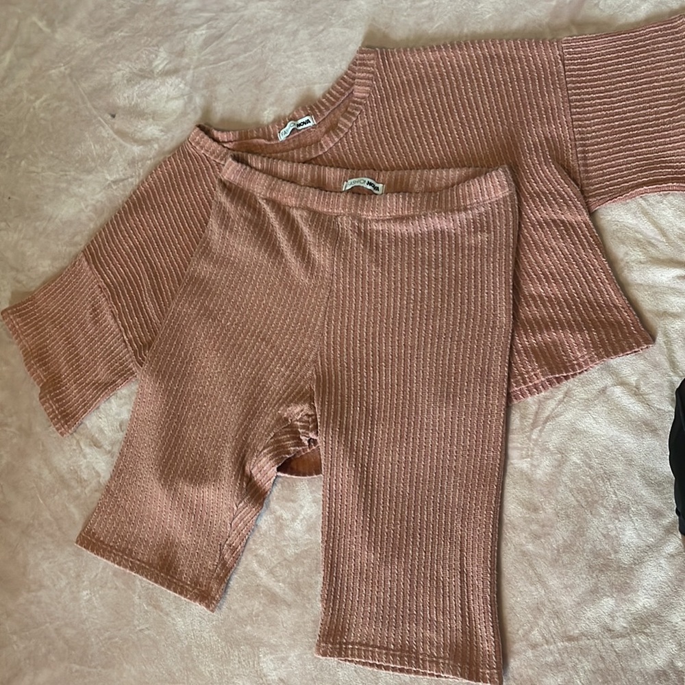 Fashion Nova 2-piece set 💗 size medium